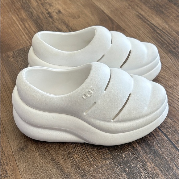 UGG Kids K SPORT YEAH CLOG - Picture 2 of 9